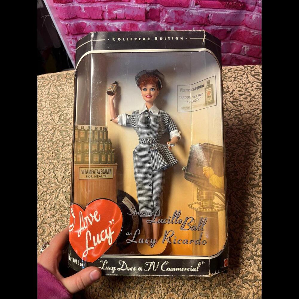 I Love Lucy Barbie Doll Episode 30 - “Lucy Does a TV Commercial” #17645 VTG